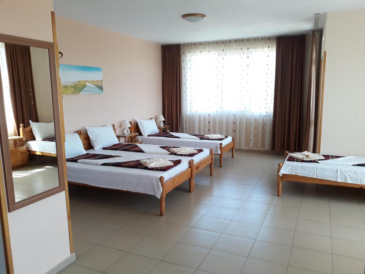 Къща За Гости Каракачанов Sozopol Exteriör bild
