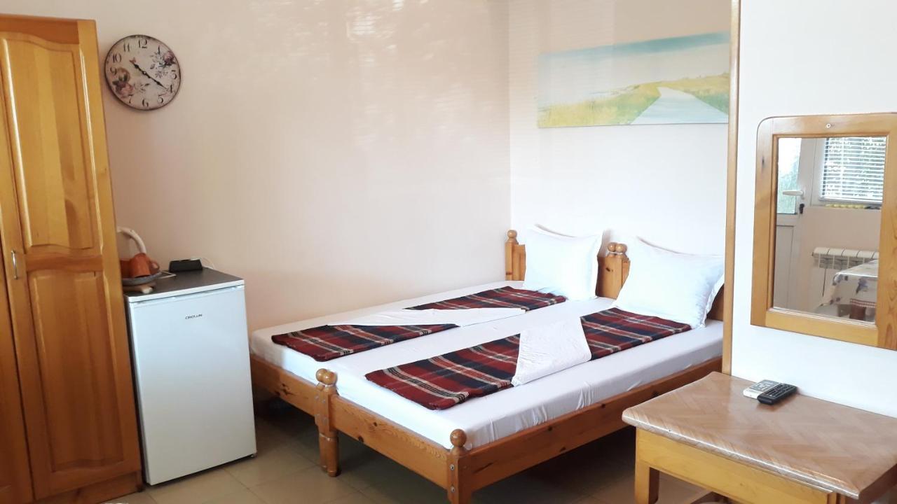 Къща За Гости Каракачанов Sozopol Exteriör bild